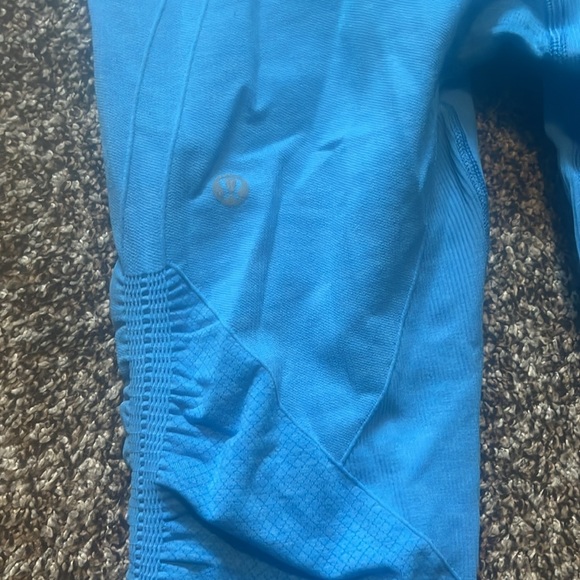Lululemon In The Flow Crop II Leggings
Heathered Cornflower - Picture 4 of 10